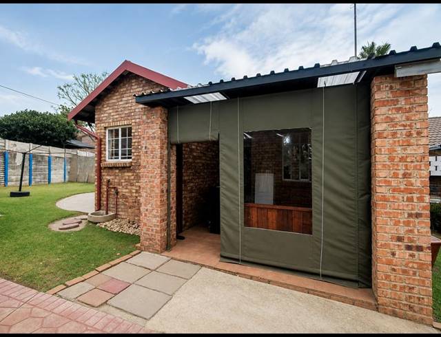 2 BEDROOM HOUSE FOR SALE IN HEUWELOORD